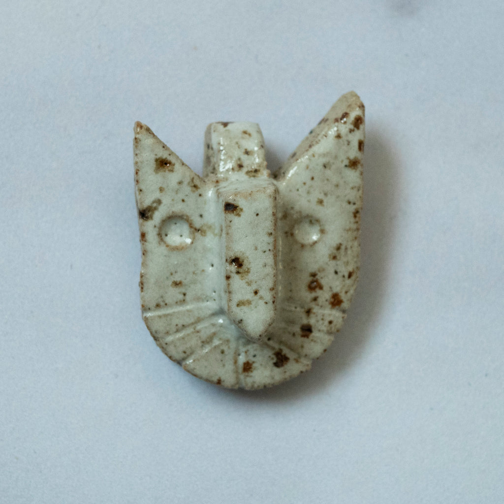 CAT MASK PENDANT (BOBBLY)