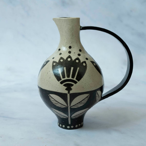 GRAPHIC FLOWER JUG