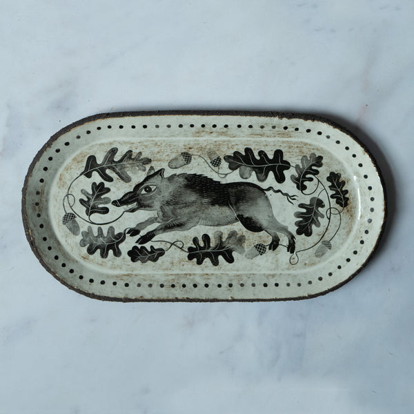Wild boar serving plate with leaves