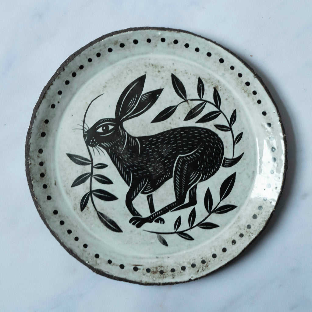 Rabbit plate with leaves
