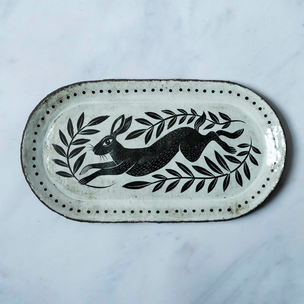 Rabbit serving plate with leaves